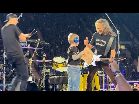 Download MP3 Metallica: Lars lets a Kid play the Drums in Munich, James: ‘I don’t know that song’ 😂 26-5-2024