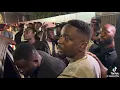 Download Lagu Sarkodie caught busy looking for his wife Tracy during paparazzi