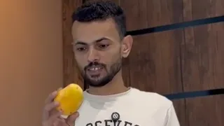 ‏لما كان المانجا في الثلاجةو ابنك يأكلها ￼😂😳
