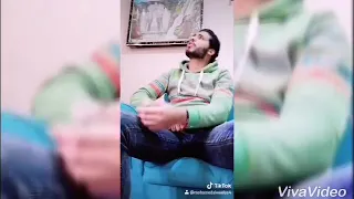 ف يوم قاعد بشرب كوفى شوب   دندنها