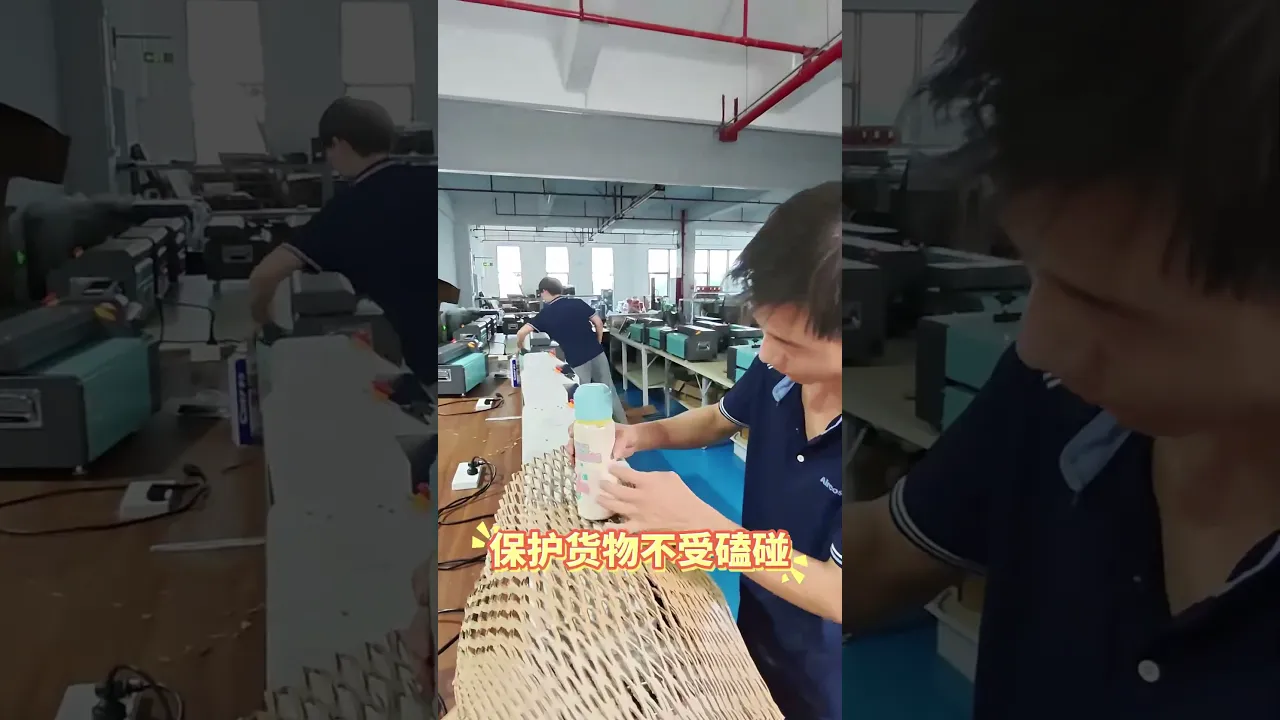 Vermeiden Sie den billigen Verkauf überschüssiger Kartons an Recycler. Ein Kartonzerkleinerer-Expander verwandelt ungenutzte Kartons in brauchbares Polsterpapier.