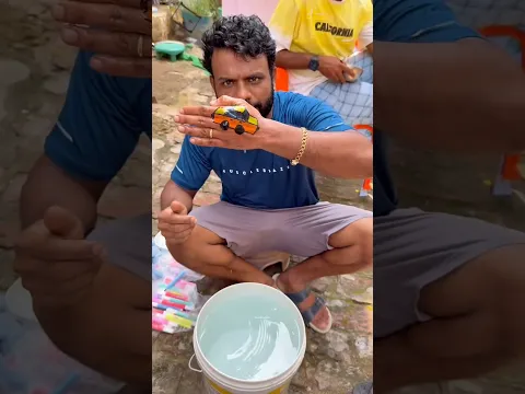 He Created a Temporary Tattoo Using Water 😳