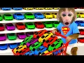 Download Lagu Monyet Bon Bon Imut senang dengan tongkat sihir dan makan popcorn pelangi di bioskop