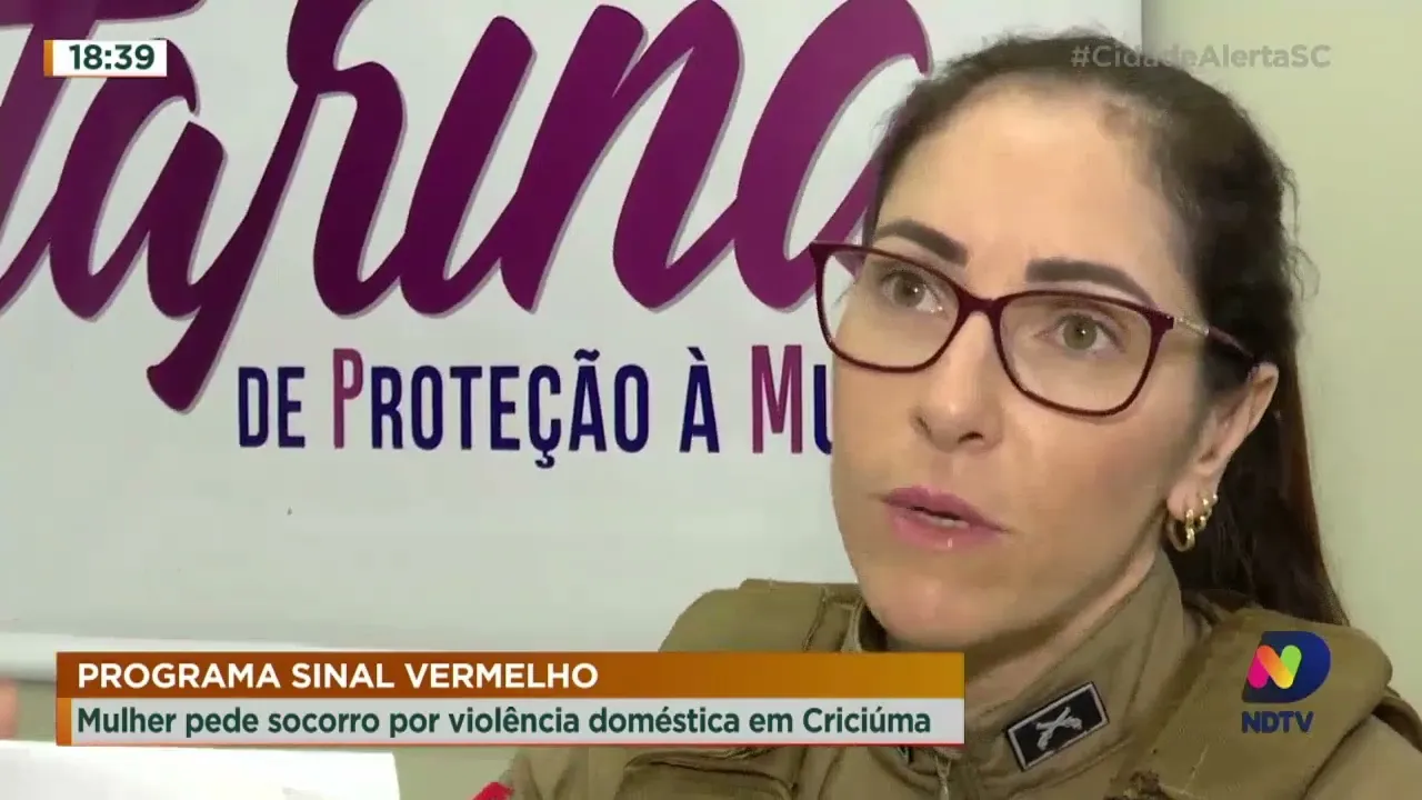 Mulher pede socorro por violência doméstica usando do Programa Sinal Vermelho