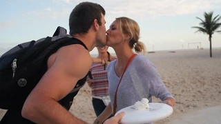 حجرة ورقة مقص قبلة البرازيل 