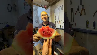 هندوانه خریده سینافان رو دیده دللو کردیده 