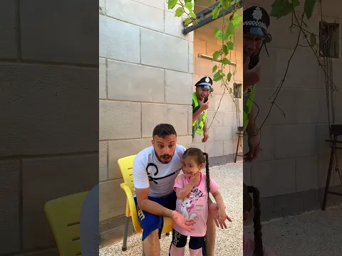 مين عم يقلدني !!