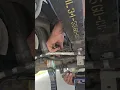 Download Lagu Goedkoop, eenvoudig airbag-alternatief. Installatie van aftermarket-asbumpers voor een groter laadvermogen.