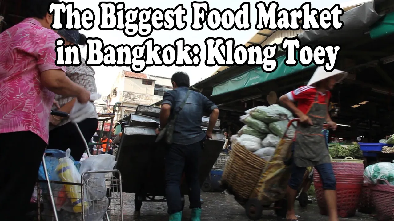 Bangkok Street Food and Food Shopping at Bangkoks Biggest Food Market. Klong Toey Market