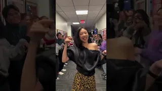 تحديث جيني عبر حساب التيك توك على اغنيتها Mantra Jennie جمالها شي ثاني بلينكز اترك لكم التعليق 