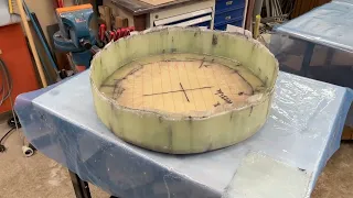 20 September  The inside of the two deckhatches is now laminated.