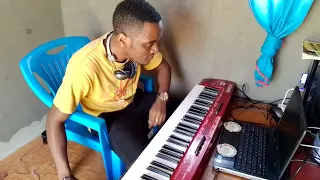 Producer Mnyama Aizaa Akipiga Beat Ya Bhudemi Asili Kisukuma 