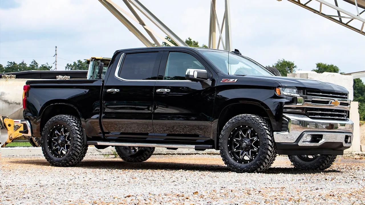 Rough Country — Rough Country 2-Inch Leveling Kit for Silverado/Sierra 1500 (YouTube video ad)