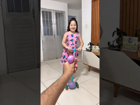 Wendy's surprise balloon funny 😱🤣❤️#funny #funnymoments #mood #comedy #color #nature #like #shorts