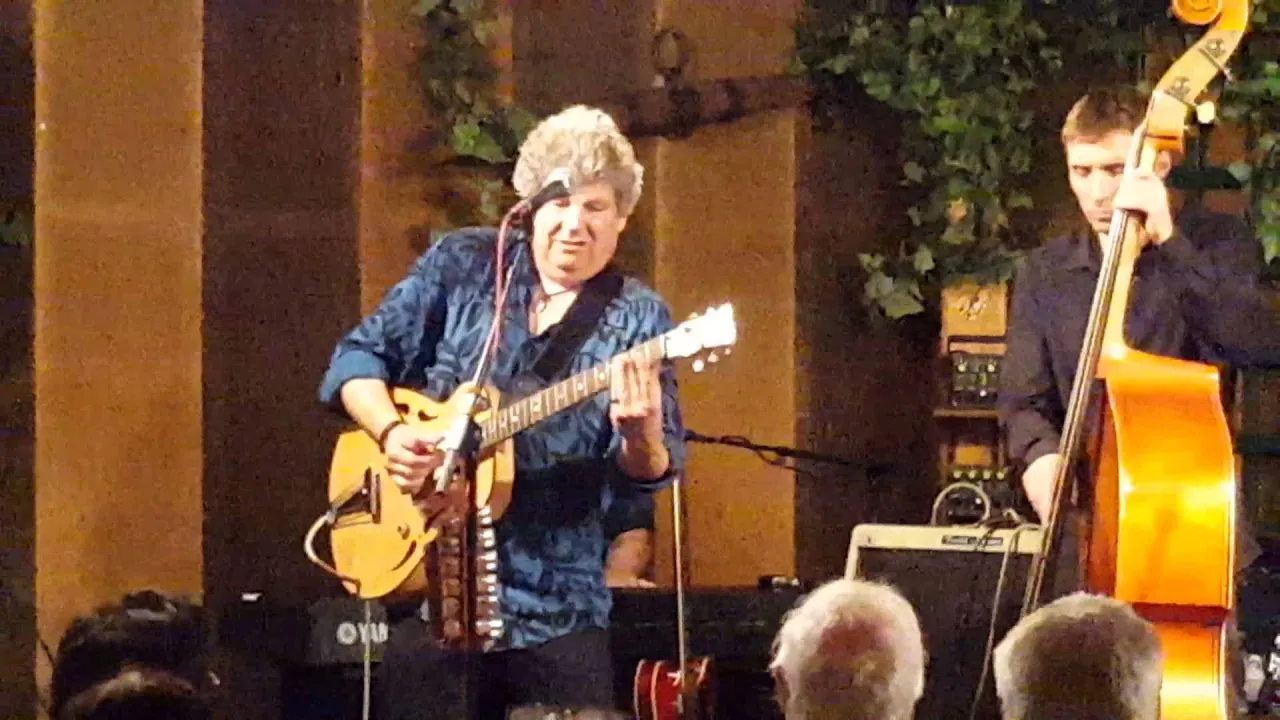 Mojo Blues Band -  Bring Me Flowers