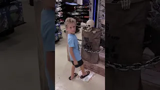 Jumpscare At Spirit Halloween 