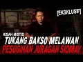 Download Lagu INI JADINYA TUKANG SIOMAY PESUGIHAN VS TUKANG BAKSO PAKE IKHTIAR !! KISAH MISTIS PESUGIHAN GENDERUWO