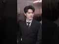 冷面總裁平時拒人千里，卻唯獨對眼前溫柔內斂的女孩一見鍾情失了分寸，看似嚴苛無情卻暗地裡等著她和渣男分手，直到她單身那天，他再也克制不住愛意當眾表白，夜夜寵得她臉紅心跳！#短剧 #爱情 #甜宠