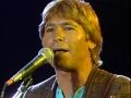 Download Lagu John Denver \u0026 Nitty Gritty Dirt Band - Take Me Home, Country Roads (Live at Farm Aid 1985)