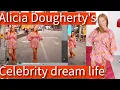 Download Lagu Dougherty Dozen - Alicia struts her stuff in New York 