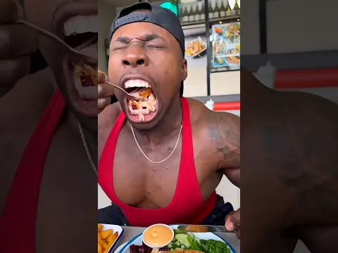 The bodybuilder danced in the restaurant.😱😳 #ytshorts #shorts #dalimsharma