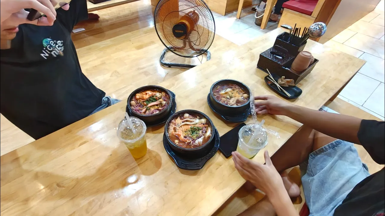 Bộ ba ồn ào thế mà lại hay