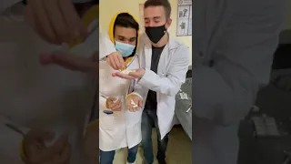 تجربة عمل لبوس في المعمل 