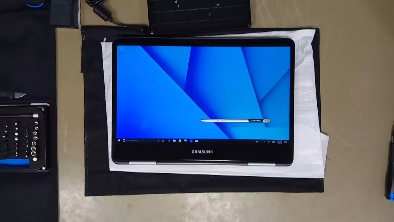 These are the specs for the model reviewed: Technical specifications for SAMSUNG Galaxy Book Ion 15.. 