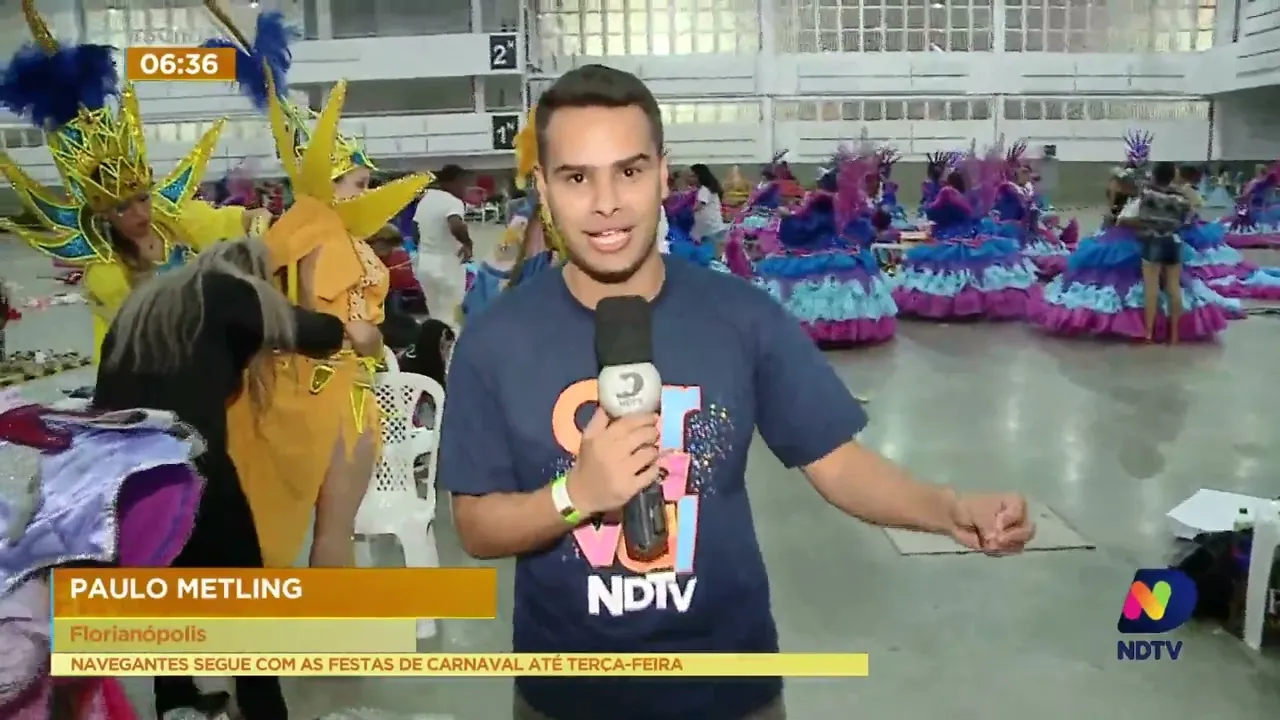 Confira os melhores momentos do desfile das escolas de samba do grupo especial de Florianópolis