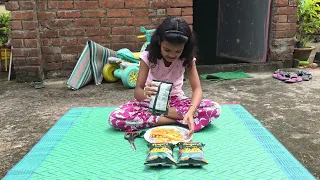 কৃতিকা Fingers খাবারের প্যাকেট এর ভিতর থেকে কি কি নতুন Gift পেলো@Kritika Channel 