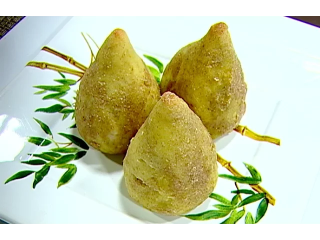 SEMPRE FELIZ COXINHA FIT COM MASSA DE BATATA DOCE