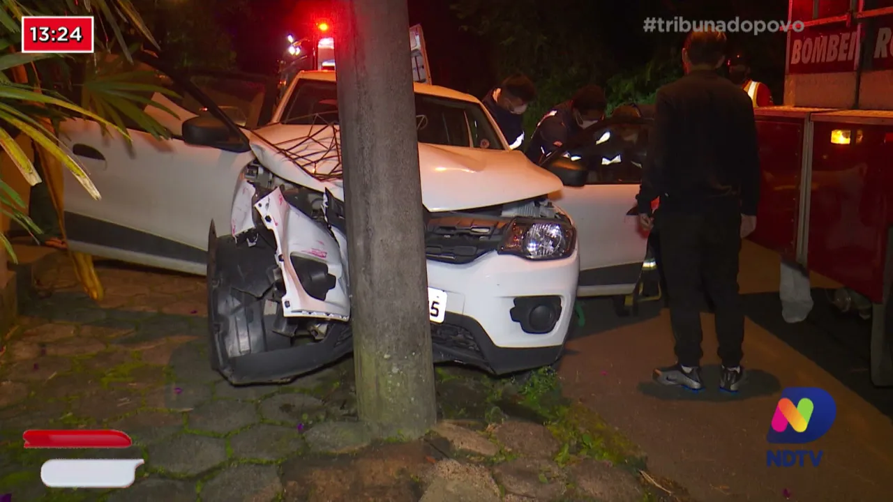 Motorista perde controle e bate em poste, jovem chegou a ficar inconsciente e foi levada ao hospital