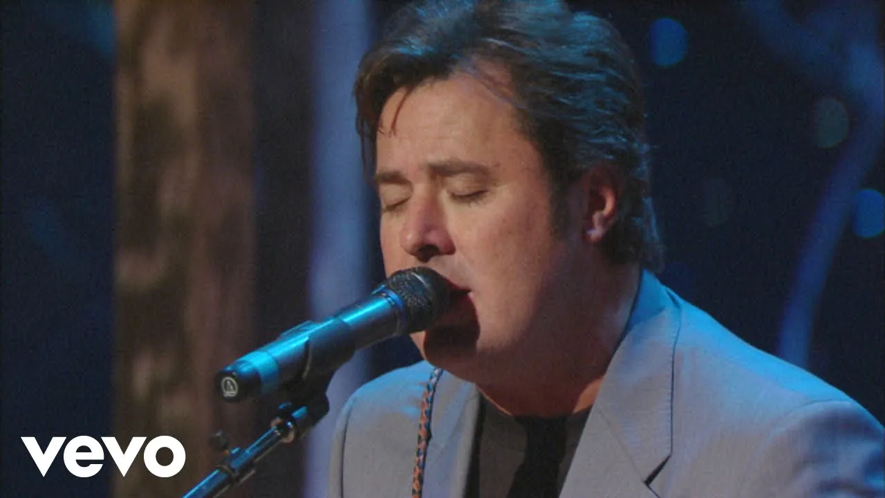 Bill & Gloria Gaither - Go Rest High On That Mountain [Live] ft. Vince Gill