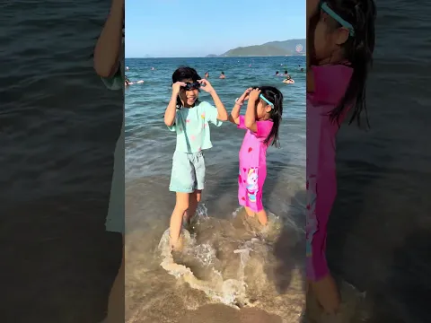 LNS - Chị gái tốt bụng, Tìm kính bơi cho em || Kind girl, Find swimming goggles for me. #shorts