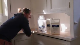 Pouring an epoxy countertop w/ Total Boat – DIY Kitchen Remodel #diy #epoxy #kitchenremodel