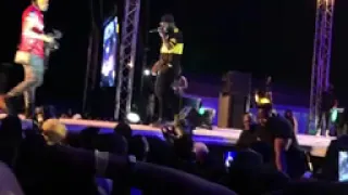 harmonize alivyomkwepa eddy kenzo stejini na kutaa kuimba wimbo wa 