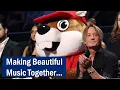 Keith Urban plays free pop-up concert outside a Buc-ee s store in Alabama