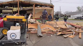 Severe storm hits Ennis Texas Residents come together looking to recover