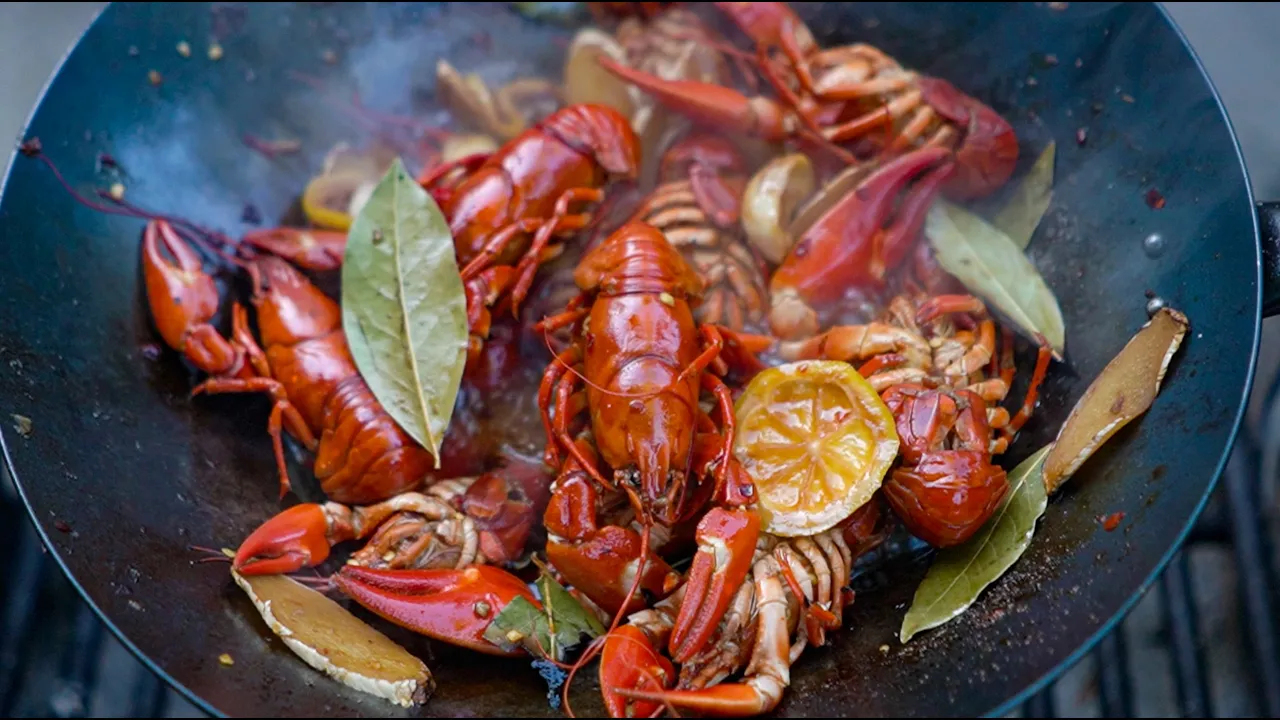 DELICIOUS CRAWFISH CATCH AND COOK