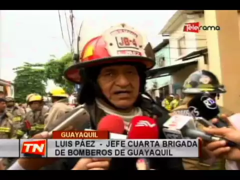 Incendio consumió departamento interior