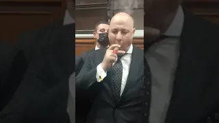 تلميذ فريد الديب والسيجار داخل قاعة المحكمة 