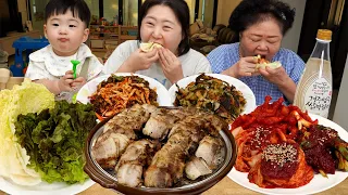 짚불로 구운 보쌈과 다양한 김치, 파전, 홍어, 막걸리 먹방
