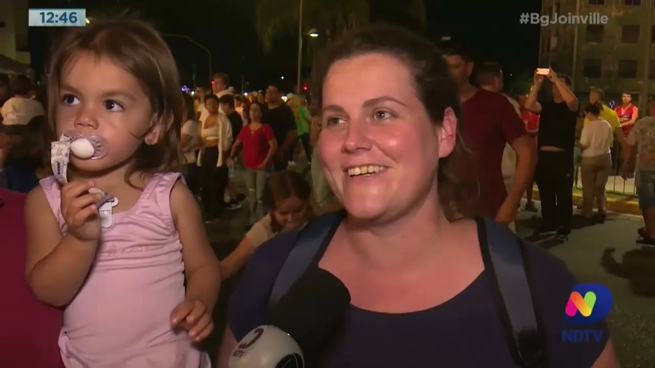 Natal de Joinville: mais de 30 mil pessoas acompanharam a chegada do Papai Noel