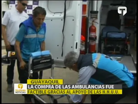 Ministro de salud entrega 9 ambulancias para la zona 8