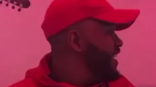 عمال بتوجع في قلبي ليه 