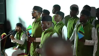 Ahlu Zamani Wakitukumbusha Qaswida Ya Amani Aliyoitunga Shekhe JUMA Zamani Akiwa Kijana Mdogo Sana 