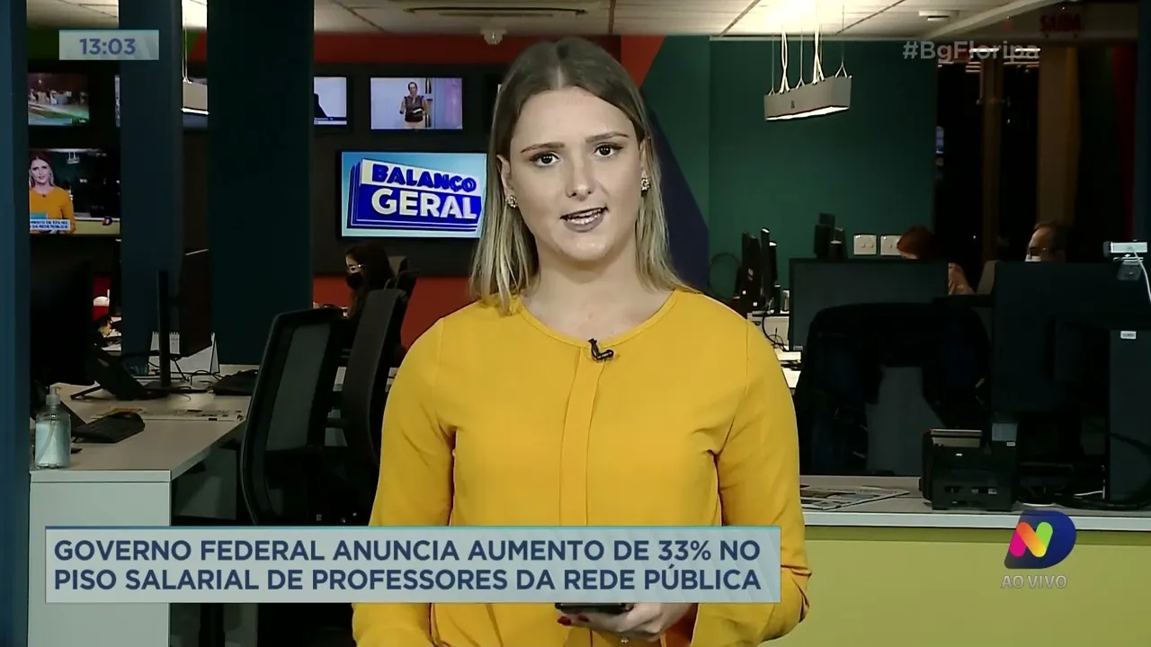 Governo federal anuncia aumento de 33% no piso salarial de professores da rede pública