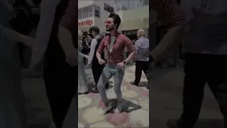 الملايه ام علي هذا الولد يسوى البنات بلا عدد 