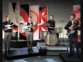 Download Lagu The Searchers  -  When you walk in the room  - 1964.