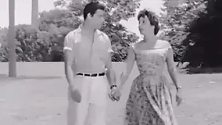 أنا قلبي معاك شاديه 